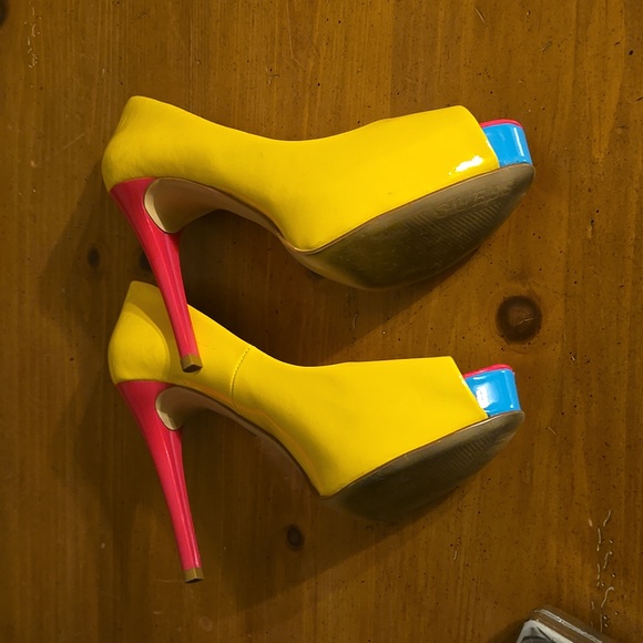 GUESS Sz 9 Peep-Toe Yellow Pumps w/Hot Pink Heels Built-in Platform w/flirt blue - Picture 5 of 10
